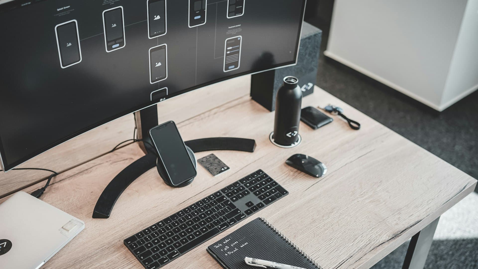 Bureau de développeur web freelance — contact et échange projet